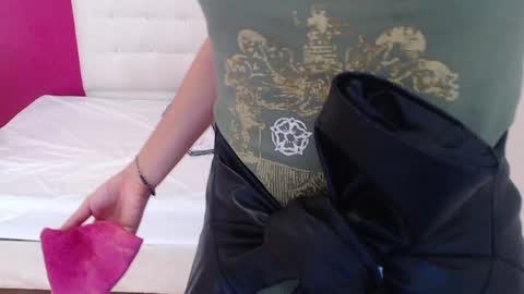 Snapshot of nextdoor_fantasy chatting on January 31, 2025, 10:52 am nextdoor_fantasy online show from January 31, 2025, 10:52 am