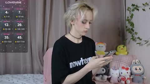 NextVibe1 online show from November 25, 2025, 5:13 pm