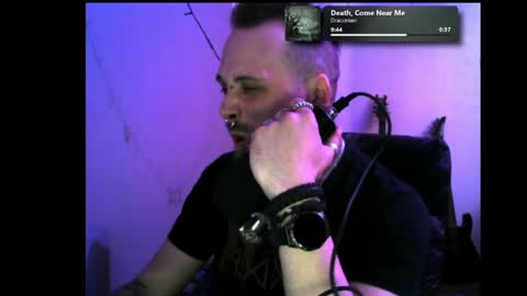 Snapshot of nezvers chatting on April 4, 2026, 11:02 pm YouPick online show from April 4, 2026, 11:02 pm