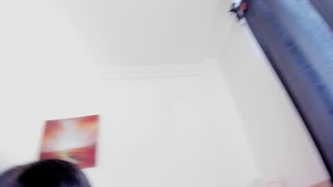 laura  online show from September 15, 2025, 5:35 pm