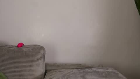 Snapshot of nia_bell chatting on August 2, 2026, 4:33 am kikiNiaAria online show from August 2, 2026, 4:33 am