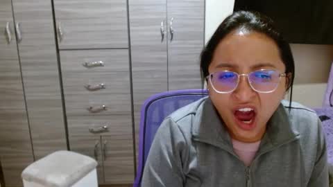 Snapshot of nia_cop chatting on January 4, 2025, 3:50 am Dani online show from January 4, 2025, 3:50 am