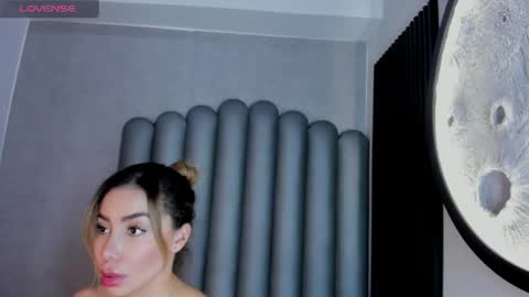 Snapshot of niacrawfordd chatting on May 14, 2026, 11:33 pm niacrawfordd online show from May 14, 2026, 11:33 pm