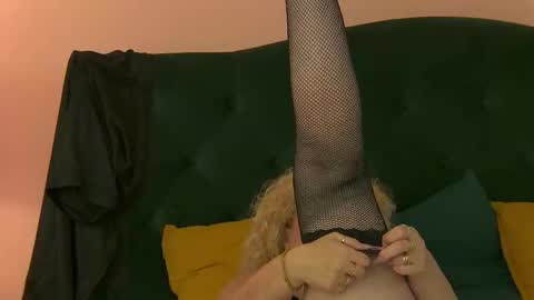 Snapshot of niamalkova chatting on November 4, 2025, 6:51 pm Nia MILF GRANNY MATURE online show from November 4, 2025, 6:51 pm