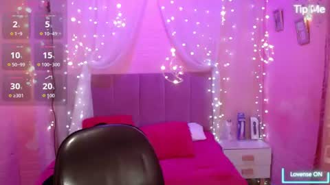 Snapshot of niamh_lifah chatting on July 14, 2026, 1:39 pm niamh_lifah online show from July 14, 2026, 1:39 pm