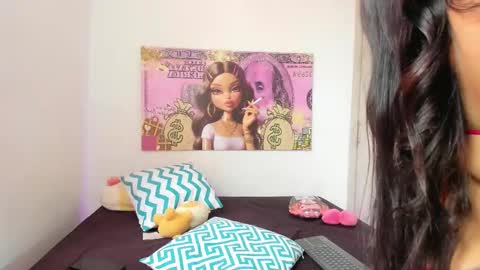  Nia  online show from October 28, 2025, 4:42 pm