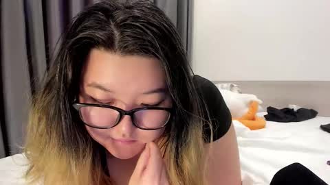 Snapshot of niatonoori chatting on March 9, 2025, 5:33 am Kim online show from March 9, 2025, 5:33 am