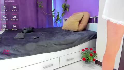 Nica online show from July 28, 2026, 5:58 am