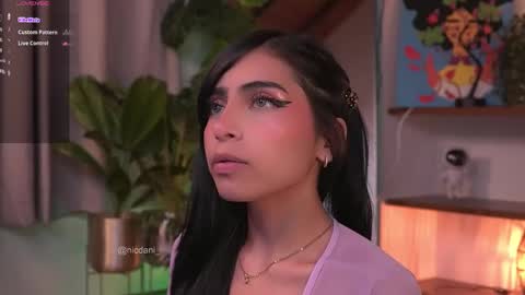 Dani 3 online show from February 25, 2025, 2:25 am