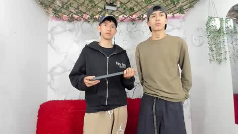 nice_boys11 online show from May 18, 2026, 1:06 pm