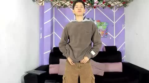 nice_boys11 online show from May 25, 2026, 1:17 pm