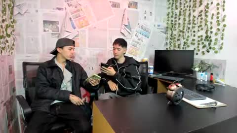 Snapshot of nice_boys11 chatting on June 20, 2026, 1:25 pm nice_boys11 online show from June 20, 2026, 1:25 pm