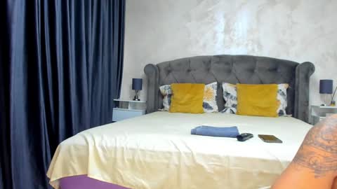 Sophie online show from November 20, 2025, 8:03 am