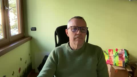 Snapshot of niceshy_71 chatting on December 2, 2025, 10:31 am Andrew online show from December 2, 2025, 10:31 am