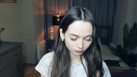 Nicole online show from February 1, 2026, 7:34 pm