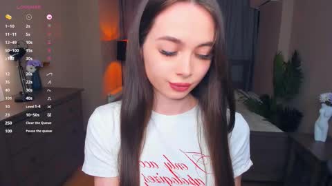 Nicole online show from February 8, 2026, 7:39 pm