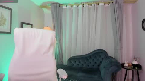 Nichole online show from January 31, 2025, 11:56 am