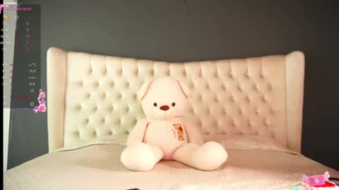 Nichole online show from March 4, 2025, 11:29 am