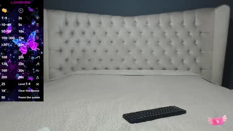 Nichole online show from September 13, 2025, 10:59 am