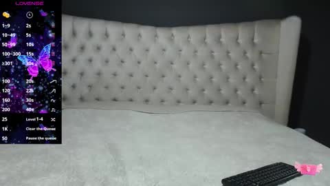 Nichole online show from September 20, 2025, 11:00 am