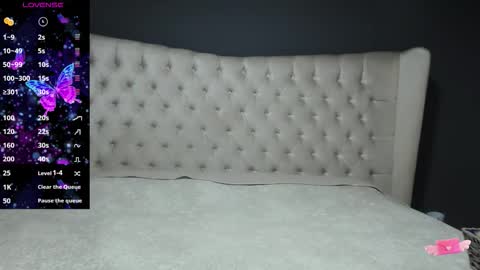 Nichole online show from September 22, 2025, 10:50 am