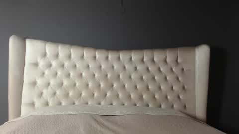 Nichole online show from October 1, 2025, 12:33 pm