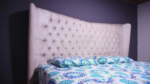 Nichole online show from October 25, 2025, 11:07 am