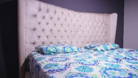 Nichole online show from October 31, 2025, 11:00 am