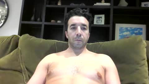 Snapshot of niciboi chatting on November 16, 2025, 1:33 am James online show from November 16, 2025, 1:33 am