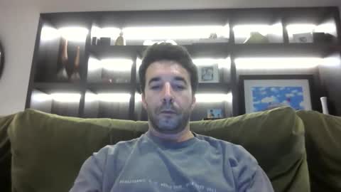 Snapshot of niciboi chatting on January 17, 2026, 10:46 pm James online show from January 17, 2026, 10:46 pm