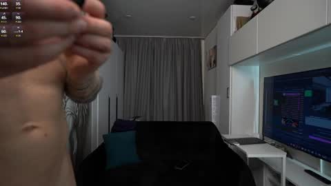 nick_howlenxx online show from April 16, 2026, 11:33 am