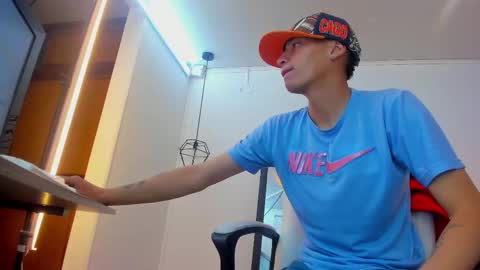 nick_nizzer online show from October 23, 2025, 1:21 pm