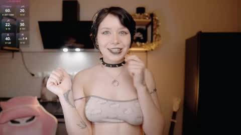 nickari_x online show from April 18, 2026, 5:44 am