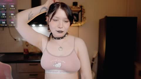 nickari_x online show from May 15, 2026, 5:47 am