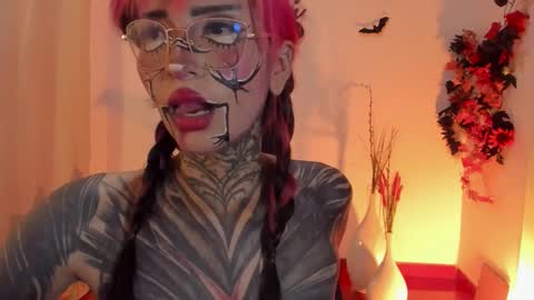   Help me reach 100 thumbs up online show from October 12, 2025, 6:56 am