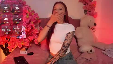 nickie_reed_ online show from February 12, 2026, 9:32 pm