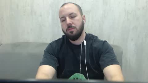 Snapshot of nickolas22 chatting on December 3, 2025, 12:07 am Julian online show from December 3, 2025, 12:07 am