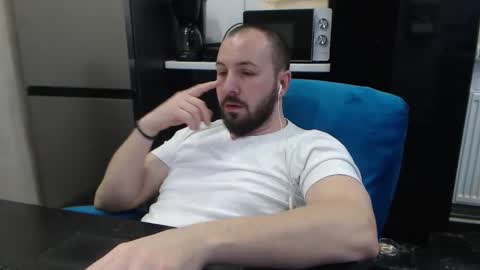 Snapshot of nickolas22 chatting on February 4, 2026, 11:31 pm Julian online show from February 4, 2026, 11:31 pm