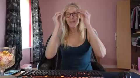 nicktuuk online show from April 16, 2026, 4:30 pm