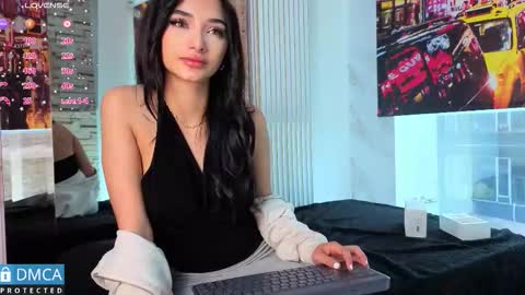 NICKY online show from September 26, 2025, 7:40 pm