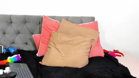 Nicky Brown online show from March 7, 2025, 12:04 am