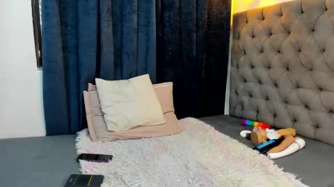 Nicky Brown online show from September 15, 2025, 7:03 pm