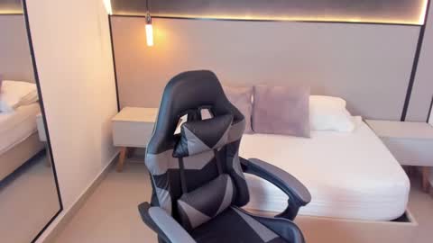 Snapshot of nicky_peyton chatting on October 7, 2025, 2:20 am Nicky online show from October 7, 2025, 2:20 am