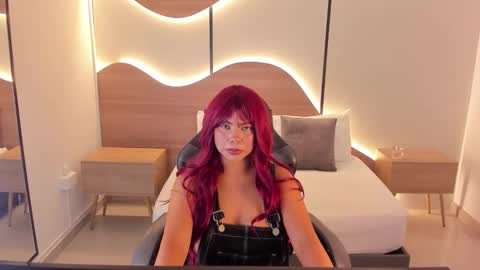 Snapshot of nicky_peyton chatting on November 4, 2025, 2:43 am Nicky online show from November 4, 2025, 2:43 am