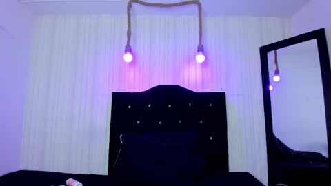 nicky_pop online show from October 4, 2025, 6:50 pm