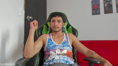 nicky online show from December 5, 2024, 8:22 pm