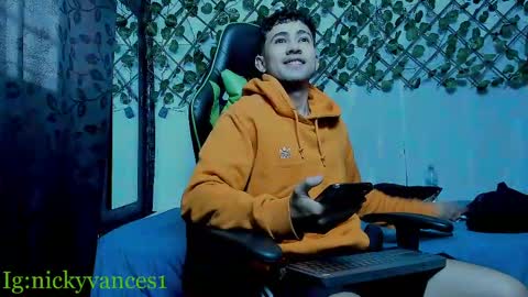 nicky online show from September 28, 2025, 8:58 pm