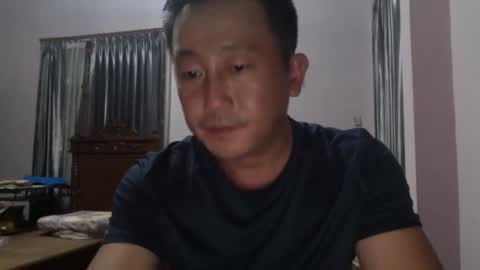nickyang75 online show from December 4, 2024, 8:29 pm
