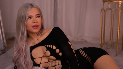 Nicky online show from October 27, 2025, 7:40 pm