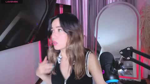 Nicky online show from October 2, 2025, 6:37 pm